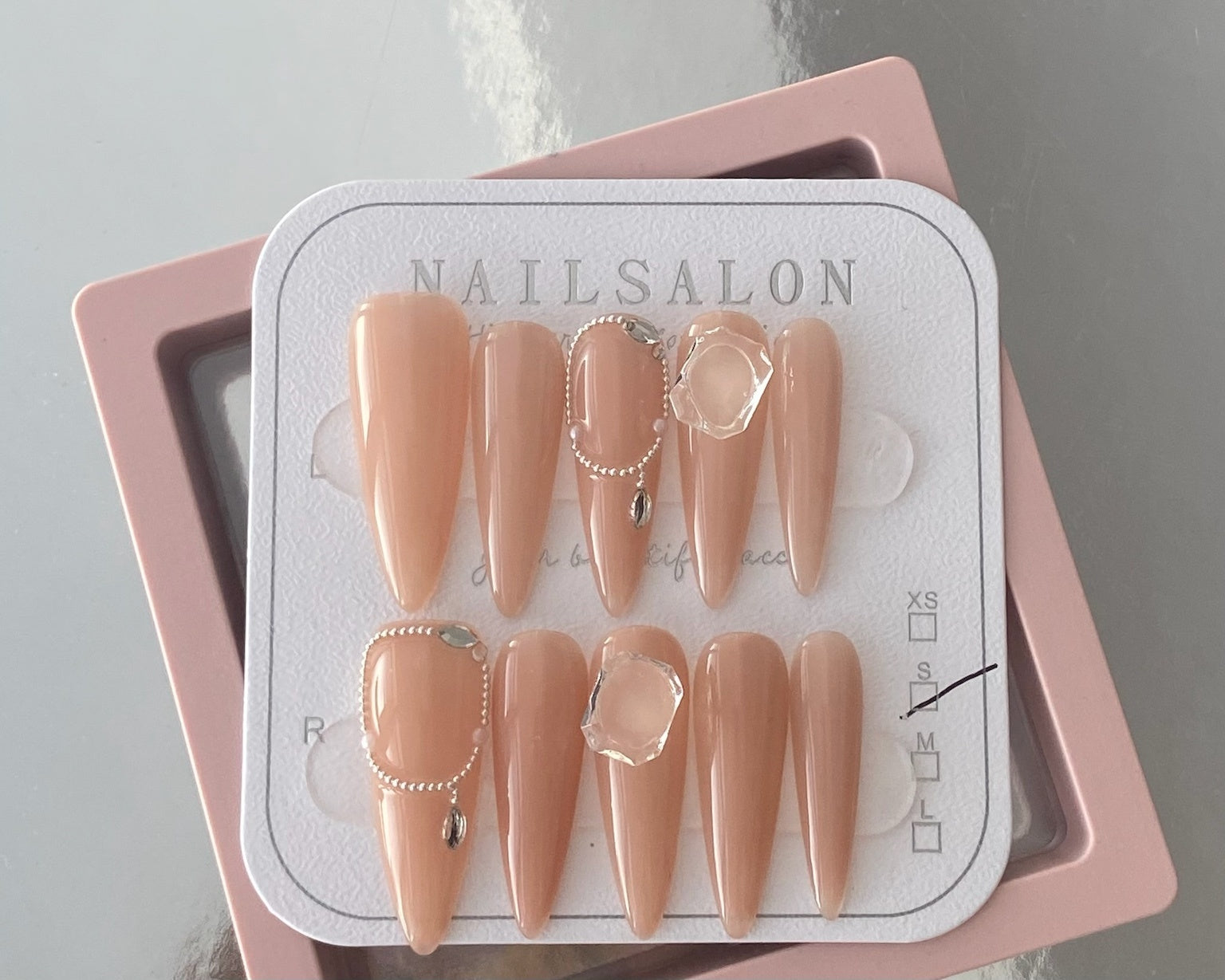 Faux Ongles Press On T071 – Style Rose Gem Incrustée Résine Premium 10 Pièces